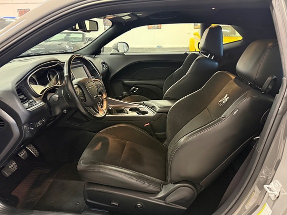 Dodge Challenger 19 of 26