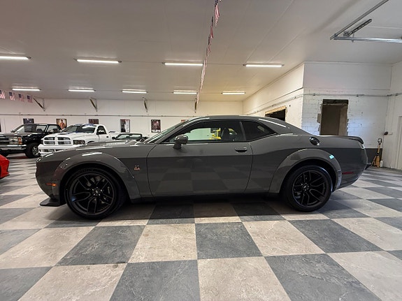Dodge Challenger 16 of 26