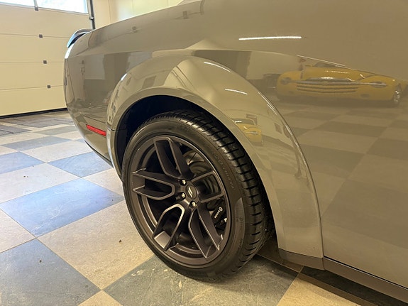 Dodge Challenger 10 of 26