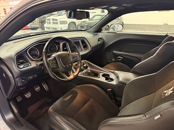 Dodge Challenger 20 of 26
