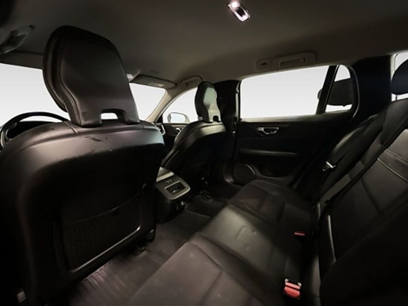 Volvo V60 Cross Country 12 of 20