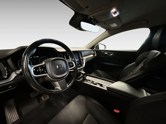 Volvo V60 Cross Country 10 of 20