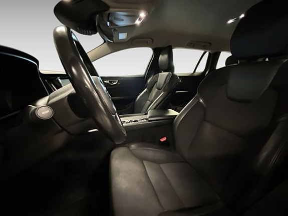 Volvo V60 Cross Country 9 of 20