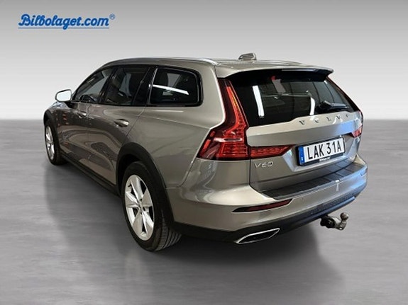 Volvo V60 Cross Country 7 of 20
