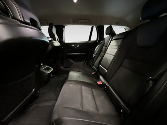 Volvo V60 Cross Country 11 of 20