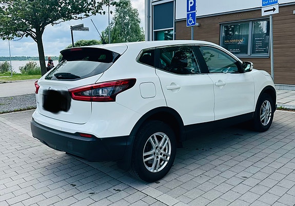 Nissan Qashqai 2 of 5