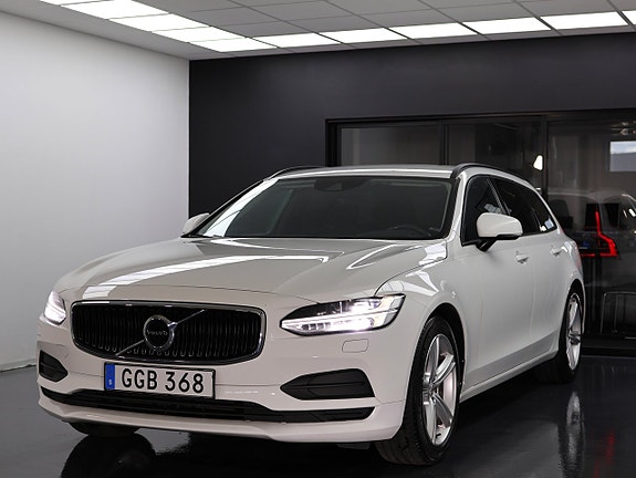 Volvo V90 2 of 5