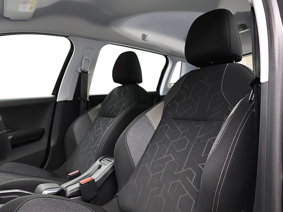 Peugeot 2008 15 of 26