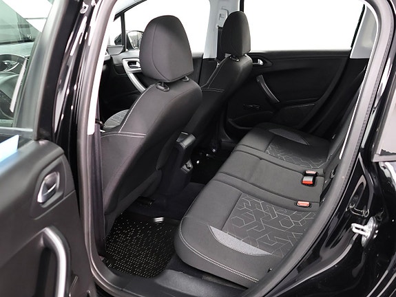 Peugeot 2008 23 of 26