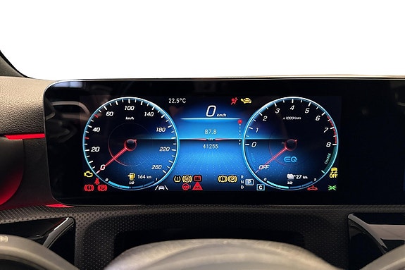 Mercedes-Benz A250 e 7 of 11