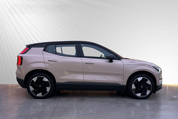 Volvo EX30 2 of 24
