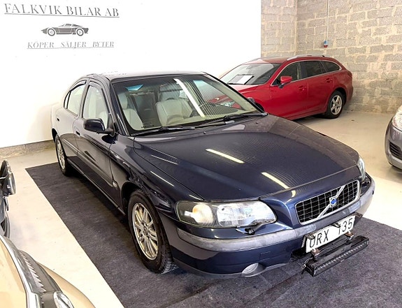 Volvo S60 2 of 5