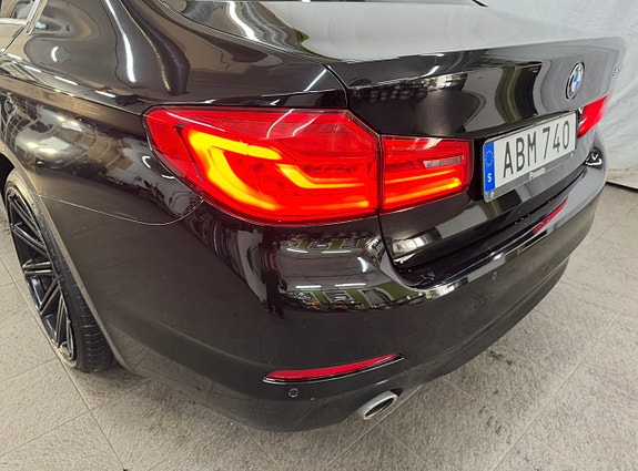 BMW 530d 3 of 5