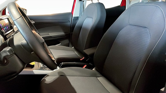 Seat Arona 16 of 24