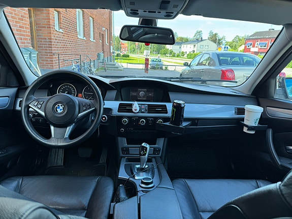 BMW 520d 3 of 5