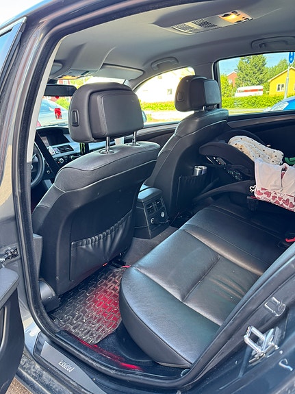 BMW 520d 4 of 5