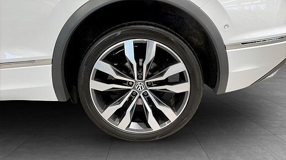 Volkswagen Tiguan Allspace 8 of 17
