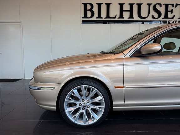 Jaguar X-TYPE 4 of 9