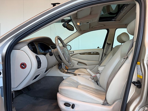 Jaguar X-TYPE 6 of 9