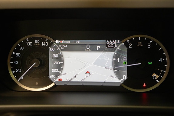 Land Rover Defender 110 29 of 30
