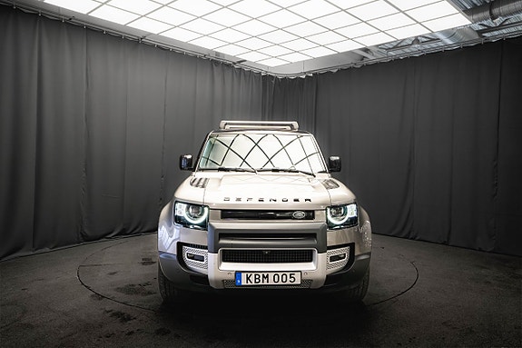 Land Rover Defender 110 3 of 5
