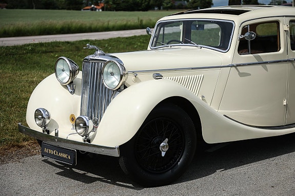 Jaguar Mark IV 12 of 30