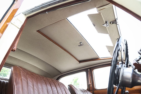 Jaguar Mark IV 25 of 30