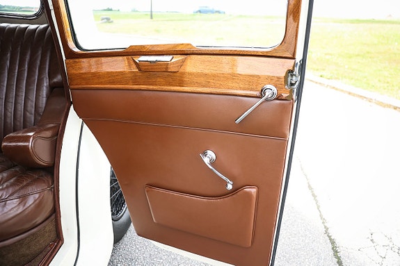 Jaguar Mark IV 23 of 30