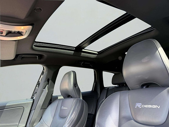Volvo XC60 13 of 20