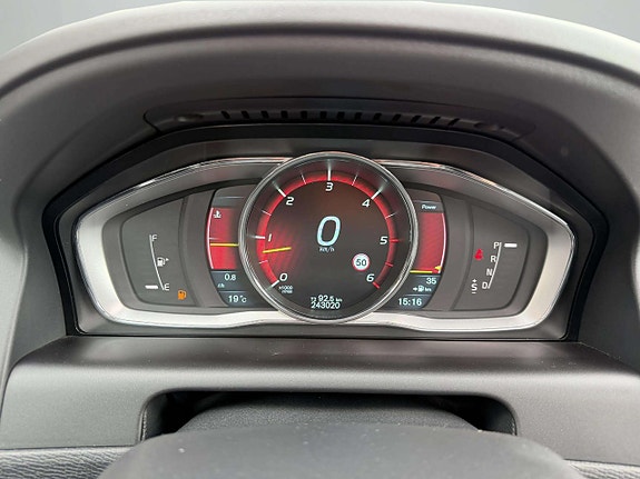 Volvo XC60 17 of 20
