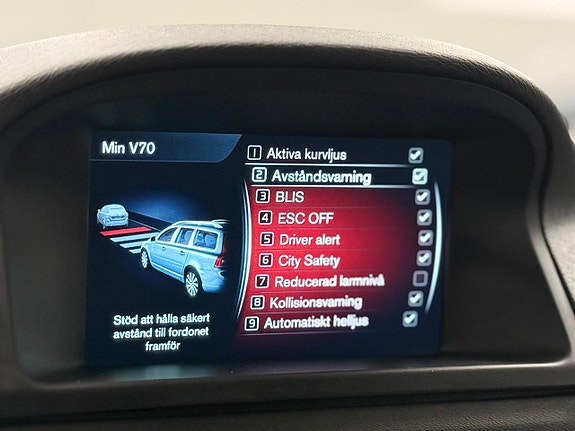 Volvo V70 16 of 30