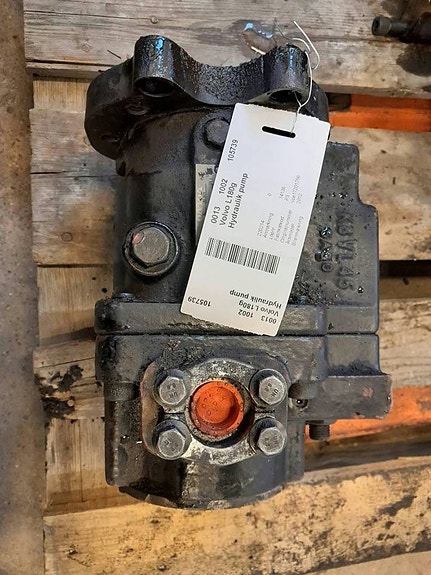 Volvo L180G P3 Hydraulpump VOE17201756 2 of 3