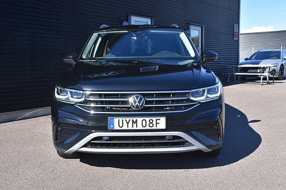 Volkswagen Tiguan Allspace 2 of 5
