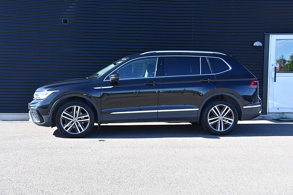 Volkswagen Tiguan Allspace 3 of 5