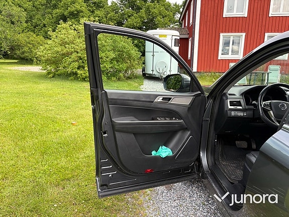 SsangYong Musso 9 of 24