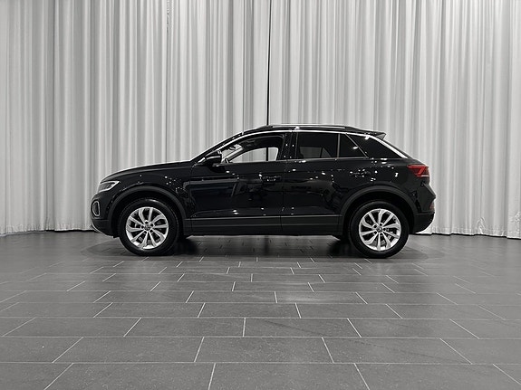 Volkswagen T-Roc 2 of 5