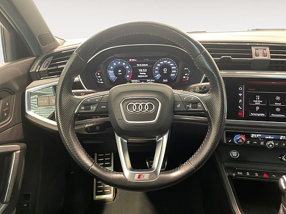 Audi Q3 11 of 21