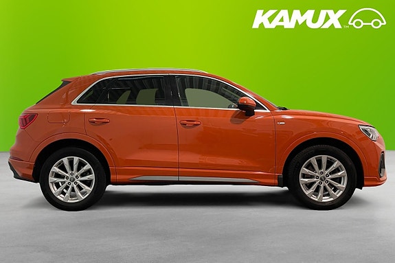 Audi Q3 2 of 5