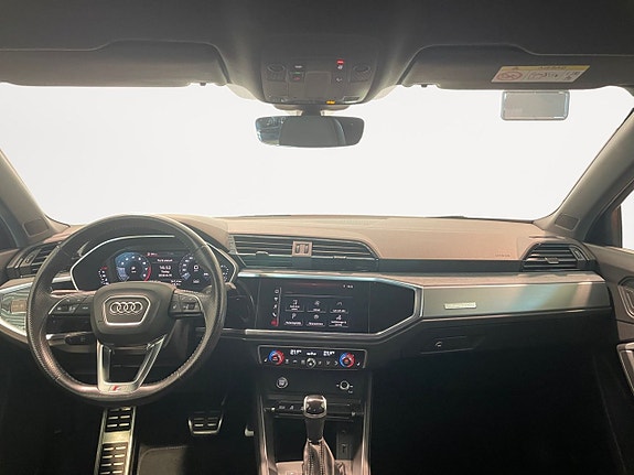 Audi Q3 9 of 21