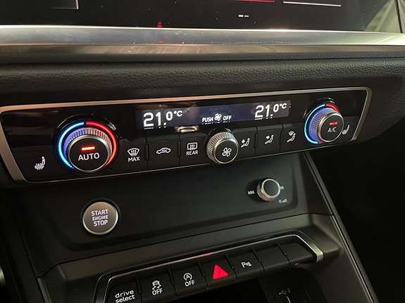 Audi Q3 20 of 21