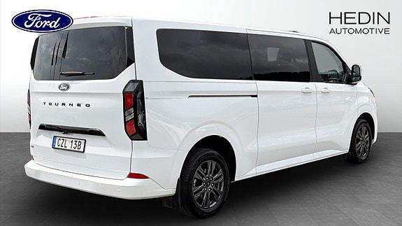 Ford Custom Tourneo 2 of 10