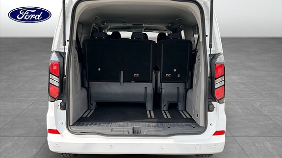 Ford Custom Tourneo 10 of 10