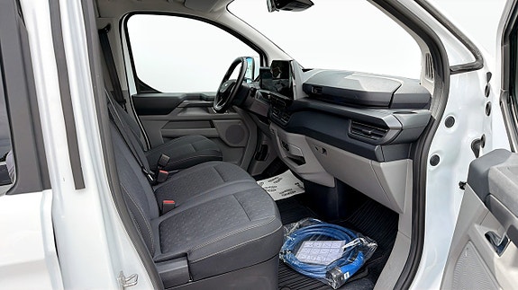 Ford Custom Tourneo 3 of 10