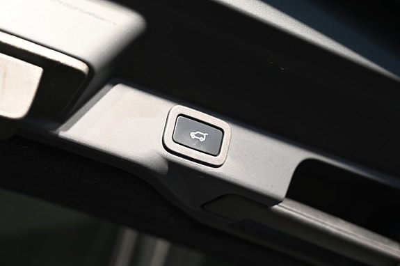 Land Rover Range Rover Sport 25 of 29