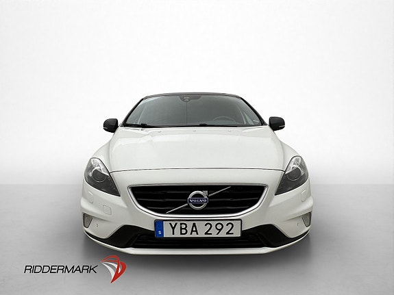 Volvo V40 2 of 5