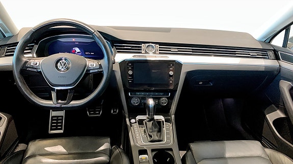 Volkswagen Passat Alltrack 11 of 14