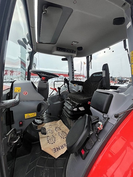 Kubota M5-112 Steg V 6 of 9
