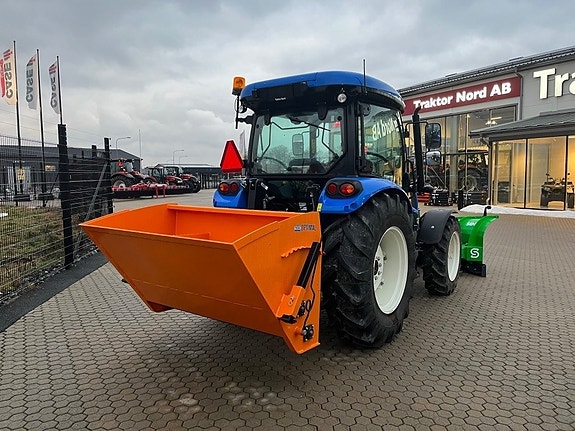 New Holland T4.75 S ”Snöröjaren” 3 of 5