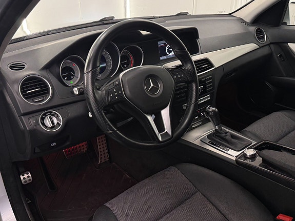 Mercedes-Benz C220 5 of 16