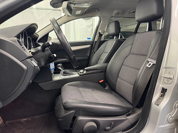 Mercedes-Benz C220 6 of 16